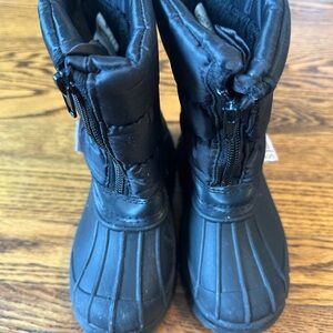 Black Winter Boots with Zipper